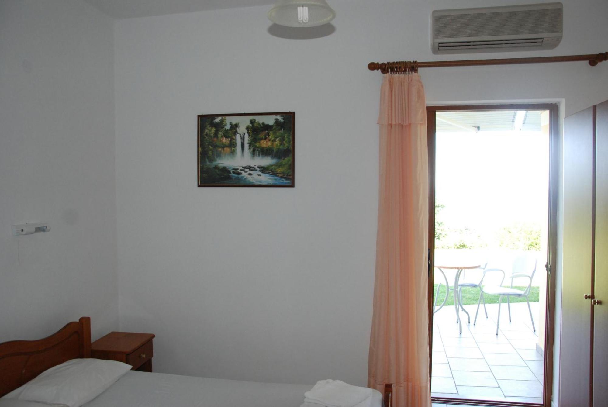 Artolithia Apartments Ríza Стая снимка