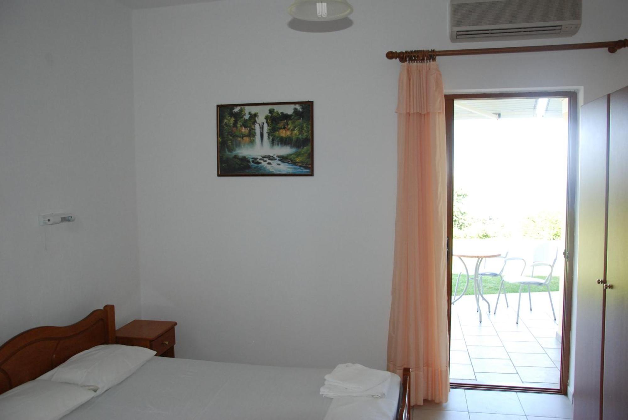Artolithia Apartments Ríza Стая снимка
