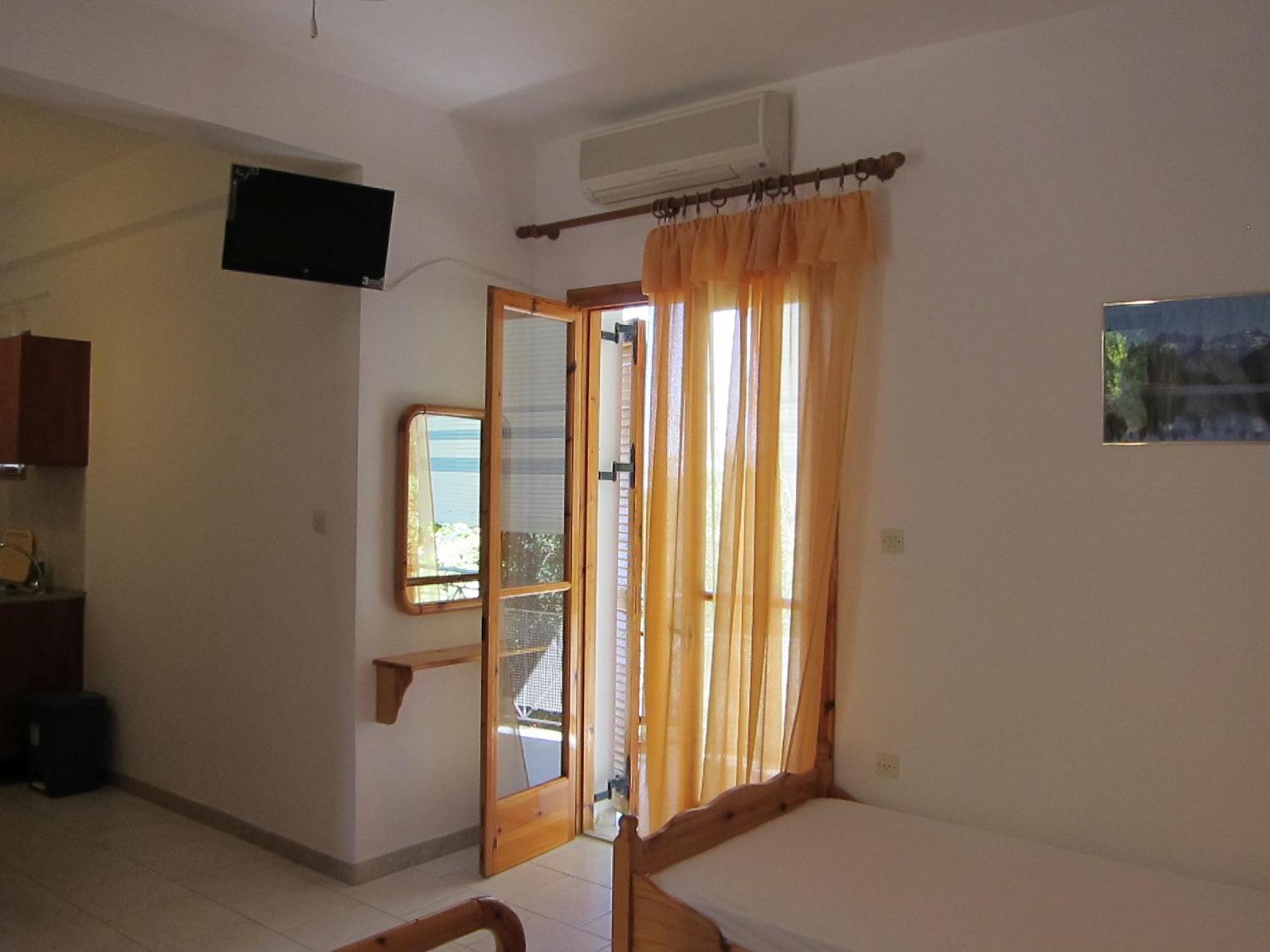 Artolithia Apartments Ríza Стая снимка