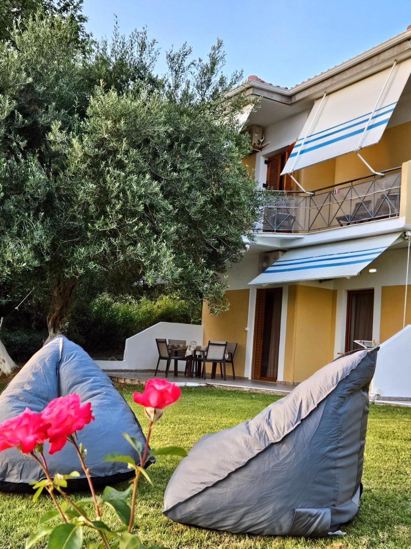 Artolithia Apartments Ríza Екстериор снимка